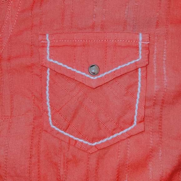 Ariat fitted button down shirt with back embroidery - Size M - Picture 5 of 11